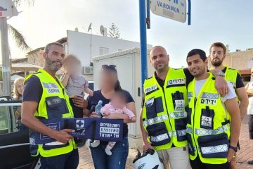 קרית מלאכי: פעוטות ננעלו בשגגה ברכב, כונני ידידים חילצו אותם בשלום • “הילד שיחק עם מפתחות הרכב. האמא בכתה והודתה לנו” • בידידים קוראים להורים לאמץ “כלל מפתח”