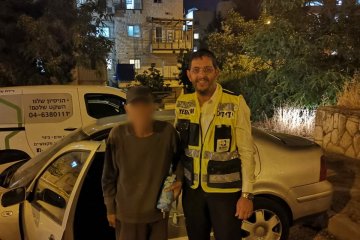 ירושלים: אדם בן שבעים נלכד ברכב בעקבות תקלה וחולץ בשלום על ידי כונני ידידים