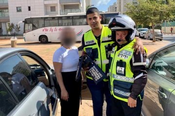 ראשון לציון: תינוקת כבת חודשיים ננעלה ברכב לעיני אמה • כונני ידידים חילצו אותה בשלום • בידידים קוראים להורים לאמץ “כלל מפתח”