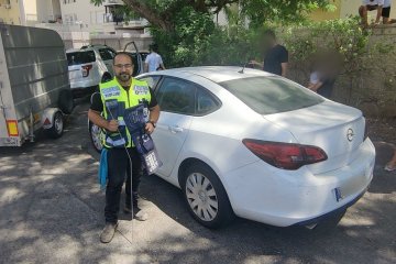 קרית שמואל: ילדה כבת שלוש ננעלה בשגגה ברכב. מתנדב ידידים חילץ אותה בשלום • בידידים קוראים להורים לאמץ “כלל מפתח”