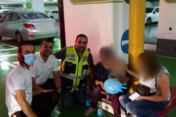 חיפה: תינוק ננעל בשגגה ברכב, כונני ידידים חילצו אותו בשלום • בידידים קוראים להורים לאמץ “כלל מפתח”
