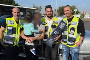 מתנדבי ידידים חילצו תינוק שננעל ברכב לבדו באשדוד
