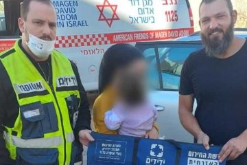 באר־שבע: תינוק שננעל ברכב לבדו חולץ בשלום על־ידי מתנדבי ידידים