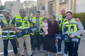 מעלה אדומים: נהגת שהזדמנה לעיר הזעיקה את מתנדבי ידידים, לאחר שבתה הפעוטה ננעלה לבדה ברכב