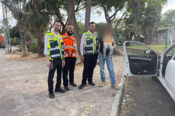 אחיסמך: פעוטה ננעלה ברכב • מתנדבי ידידים חילצו אותה בשלום