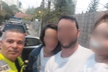 תל אביב: פעוט ננעל ברכב, מתנדב ידידים חילץ אותו בשלום • “תחושת סיפוק, בפרט שזהו החילוץ הראשון שלי”