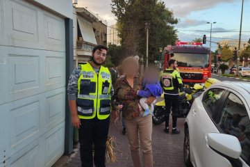 תל אביב: תינוקת ננעלה ברכב וחולצה בשלום על ידי מתנדבי ידידים •”כוחות החירום חיכו להגעתנו”