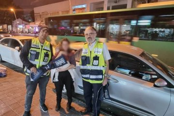 רחובות: תינוקת ננעלה ברכב ומתנדבי ידידים חילצו אותה בשלום • “שיחקה במפתח הרכב ונעלה את עצמה”