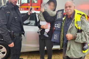 בית שאן: תינוק ננעל בשגגה ברכב, מתנדב ידידים חילץ אותו בשלום • ״חילוץ תחת מזג אויר גשום וקר מאוד״ צפו🎥