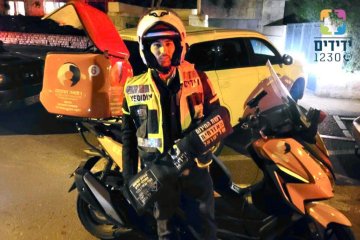 ירושלים: ילדה ננעלה בשגגה ברכב, מתנדבי ידידים חילצו אותה בשלום • ״בתוך מספר שניות בודדות, חילצנו את הילדה״
