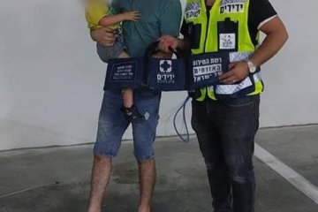 באר שבע: פעוט ננעל בשגגה ברכב, מתנדב ידידים חילץ אותו בשלום • ״במצב של היום, ידידים הם עם ישראל האמיתי״
