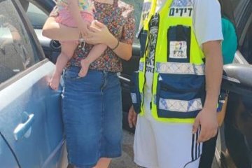 אשדוד: בצהרי היום, תינוקת ננעלה בשגגה ברכב, מתנדבי ידידים חילצו אותה בשלום • ״בעבודת צוות זריזה חילצנו את התינוקת״