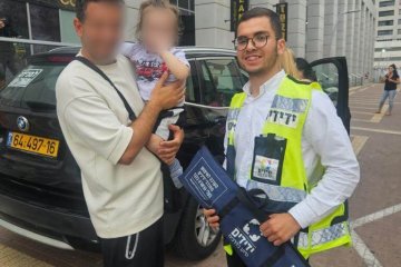 אשדוד: תינוק ננעל בשגגה ברכב, מתנדבי ידידים חילצו אותו בשלום • ״בזכות הניסיון שצברתי בארגון, הצלחתי לחלץ ללא קושי״