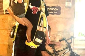 רמת גן: רגלו של ילד נתקעה באופניו, מתנדבי ידידים חילצו אותה בשלום