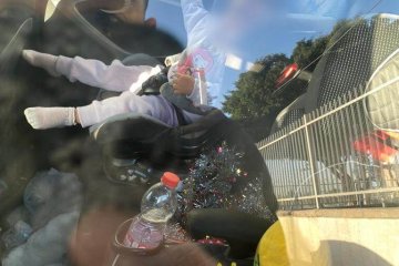 יהוד: תינוקת ננעלה בשגגה ברכב, מתנדבי ידידים חילצו אותה בשלום • ״התרגשנו מאוד מהחילוץ״