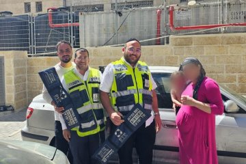 בית וגן, ירושלים: פעוט ננעל בשגגה ברכב, מתנדבי ידידים חילצו אותו בשלום • צפו🎥