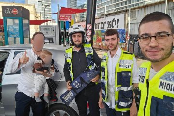 בני ברק: תינוק ננעל בשגגה ברכב וחולץ בשלום ע”י מתנדבי ידידים