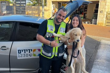 הר אדר: כלב ננעל ברכב וחולץ בשלום ע”י מתנדב ידידים