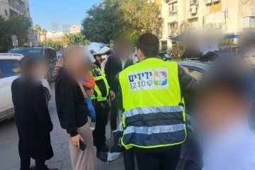 דרמה בבני ברק: תינוק נשכח ברכב, מתנדבי ידידים חילצו אותו בשלום • ״מבט לרכב חונה, מציל חיים״