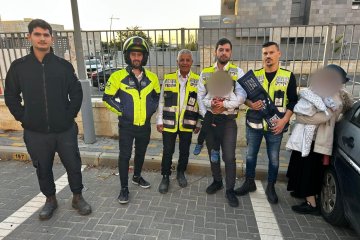 נתיבות: שני אחים קטנים ננעלו בשגגה ברכב, מתנדבי ידידים חילצו אותם בשלום • “זהו החילוץ השני שלי החודש, מרגש להציל חיים של תינוק בן שבוע”