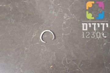 פתח תקווה: טבעת של בחורה נתקעה באצבעה – מתנדבי ידידים חילצו אותה בשלום • ״הטבעת נתקעה על ידה במשך כמה ימים״