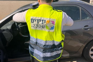 מגדל: פעוט ננעל בשגגה ברכב וחולץ בשלום על ידי מתנדב ידידים • “פתחתי את היום בתחושת סיפוק אדירה”