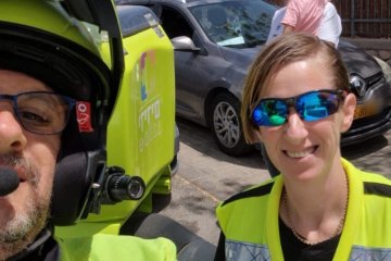 אילת: תינוק ננעל ברכב וחולץ בשלום ע”י מתנדבי ידידים • “שיתוף פעולה מדהים בין כיבוי אש לידידים הוביל לחילוץ מהיר”