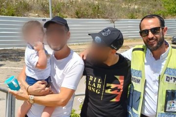 חריש: ילד עם צרכים מיוחדים ננעל בשגגה ברכב, מתנדב ידידים חילץ אותו בשלום • בידידים קוראים להורים לאמץ “כלל מפתח