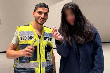 בת ים: מתנדב ידידים חילץ אצבע של בחורה מתוך טבעת • “היא ניסתה בהתחלה לחלץ עם סבון כלים ולא הצליחה” • צפו בתיעוד 🎥