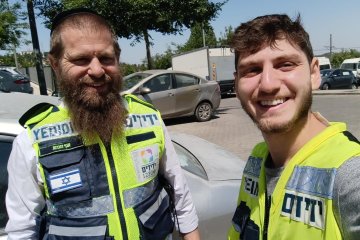 קרית מנחם: ילד עם צרכים מיוחדים ננעל לבדו ברכב וחולץ בשלום ע”י מתנדבי ידידים