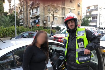 תל אביב: תינוק שננעל ברכב חולץ על ידי מתנדב הסניף • “עבודת קודש של מלאכים”