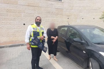 גבעת זאב: תינוק ננעל בשגגה ברכב, מתנדבי ידידים חילצו אותו בשלום • “בנוסף לסכנה מעצם הנעילה, התינוק הכניס לפיו עצם זר והיה חשש שיבלע אותו”