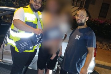 אשדוד: פעוטה ננעלה בשגגה ברכב וחולצה בשלום על ידי מתנדבי ידידים • ״תודה לכם אתם מיוחדים״