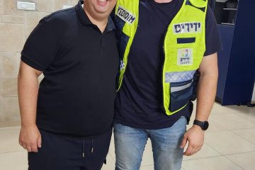 גבעת אבני: טבעת נתקעה באצבעו של גבר, מתנדב ידידים חילץ אותה בשלום • “פעם שניה שארגון ידידים מציל אותנו בזמן חירום” • צפו🎥