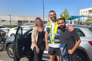 קרית גת: תינוקת ננעלה ברכב וחולצה בשלום ע”י מתנדבי ידידים • “ראינו על פני ההורים את ההקלה לאחר החילוץ”