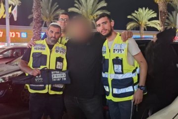קרית מלאכי: תינוק ננעל ברכב בשגגה, מתנדבי ידידים חילצו אותו בשלום • “זו הפעם הראשונה שאני זוכה לחלץ תינוק מרכב”