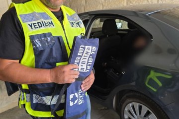 רהט: פעוט ננעל בשגגה ברכב, מתנדב ידידים חילץ אותו בשלום • ״האמא הודתה לי על מהירות החילוץ״