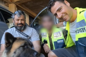 נשר: כלב ננעל בשגגה ברכב, מתנדבי ידידים חילצו אותו בשלום • ״בזכותכם אגיע לעבודתי בזמן״