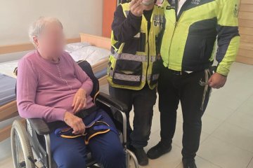 פתח תקווה: טבעת שנתקעה על אצבע של גברת בעלת רקע רפואי, הוסרה במהירות על ידי מנהל אגף הדרכה ובטיחות ומתנדבים נוספים • “מדובר על טבעת עבה במיוחד שעצרה את הדם באצבע”