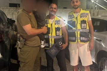 גן יבנה: פעוט ננעל ברכב וחולץ בשלום ע”י מתנדבי ידידים • בידידים קוראים להורים לאמץ “כלל מפתח”