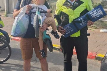 רמת גן: בן שנתיים ננעל ברכב וחולץ בשלום ע”י מתנדבי ידידים • צפו בתיעוד 🎥