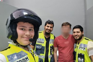 בית שמש: יד נלכדה במכונת לישה וחולצה בשלום ע”י מתנדבי ידידים • “האנשים במקום נדהמו מיכולות החילוץ שלנו”