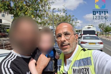קריית אונו: פעוט כבן שנה וחצי ננעל בשגגה ברכב, מתנדב ידידים חילץ אותו בשלום • “האב היה נרגש מהמענה המהיר” • צפו 🎥
