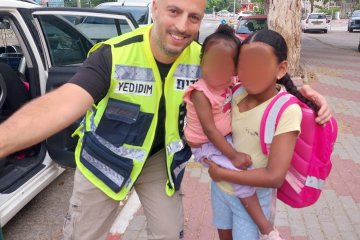 מגדל העמק: ילדה ננעלה בשגגה ברכב, מתנדב ידידים חילץ אותה בשלום • “ההורים הודו מקרב לב ונשארו פעורי פה מהסיוע המהיר והיעיל”