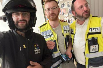 רמות: טבעת נתקעה באצבעה של גברת וחולצה בשלום על ידי מתנדבי ידידים • “הייתה מופתעת ממהירות התגובה של ידידים”