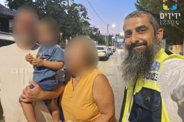 אור יהודה: פעוט כבן שנתיים ננעל בשגגה ברכב, מתנדבי ידידים חילצו אותו בשלום
