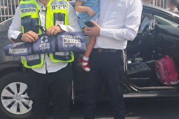 טבריה: פעוטה ננעלה בשגגה ברכב, מתנדבי ידידים חילצו אותה בשלום