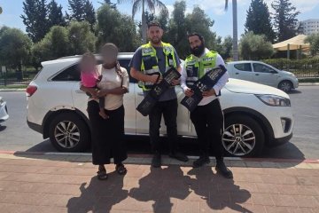 רחובות: פעוטה ננעלה ברכב וחולצה בשלום על ידי מתנדבי ידידים