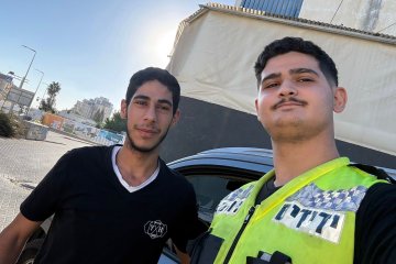 נתיבות: טבעת נתקעה על אצבע של אשה – מתנדבי ידידים חילצו את האצבע בשלום • ״בני המשפחה הודו לנו מאוד, במיוחד שהאירוע היה בסמוך לחג״ • צפו 🎥