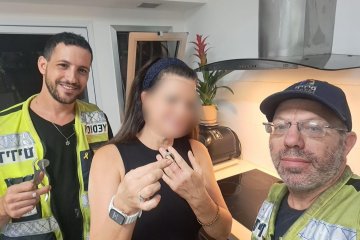 ראשון לציון: טבעת נתקעה סביב אצבע של גברת, מתנדבי ידידים חילצו את האצבע בשלום